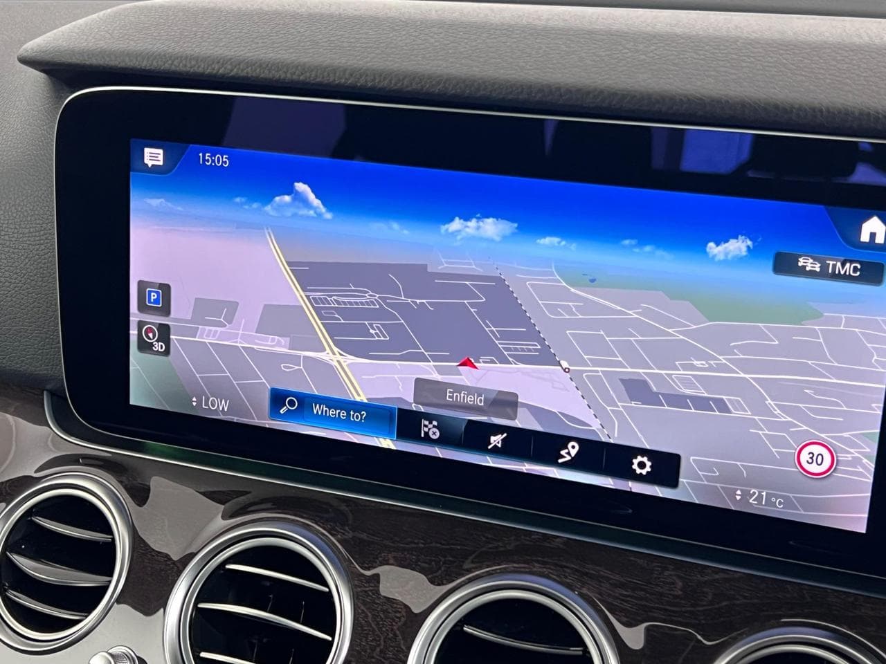 MERCEDES-BENZ E-CLASS thumbnail Infotainment System