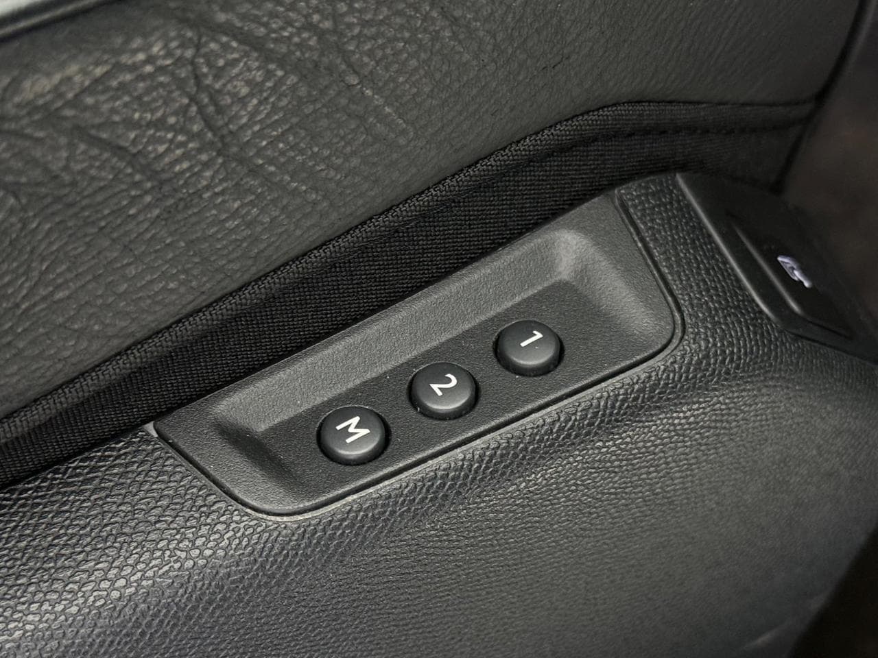 DS 7 Crossback thumbnail Misc Controls