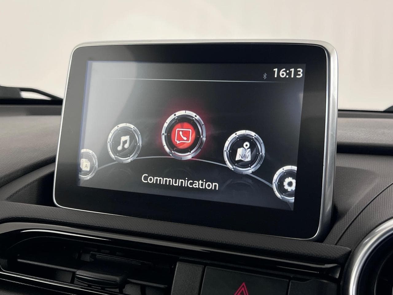 MAZDA MX-5 thumbnail Infotainment System