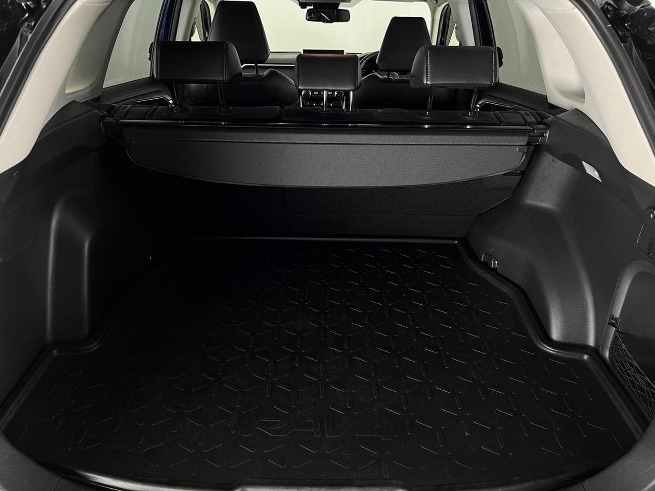 TOYOTA RAV4 thumbnail Boot