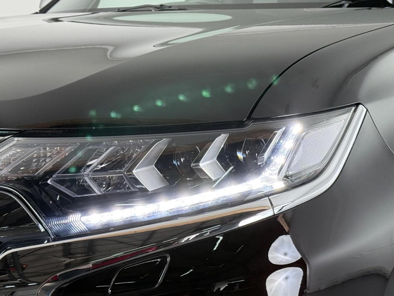 MITSUBISHI OUTLANDER thumbnail Inconclusive