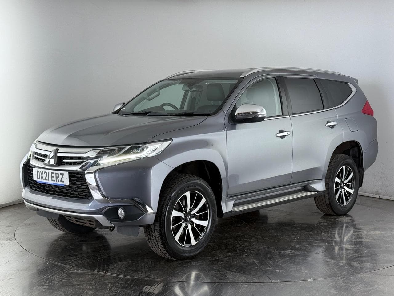 MITSUBISHI Shogun Sport thumbnail Front Left