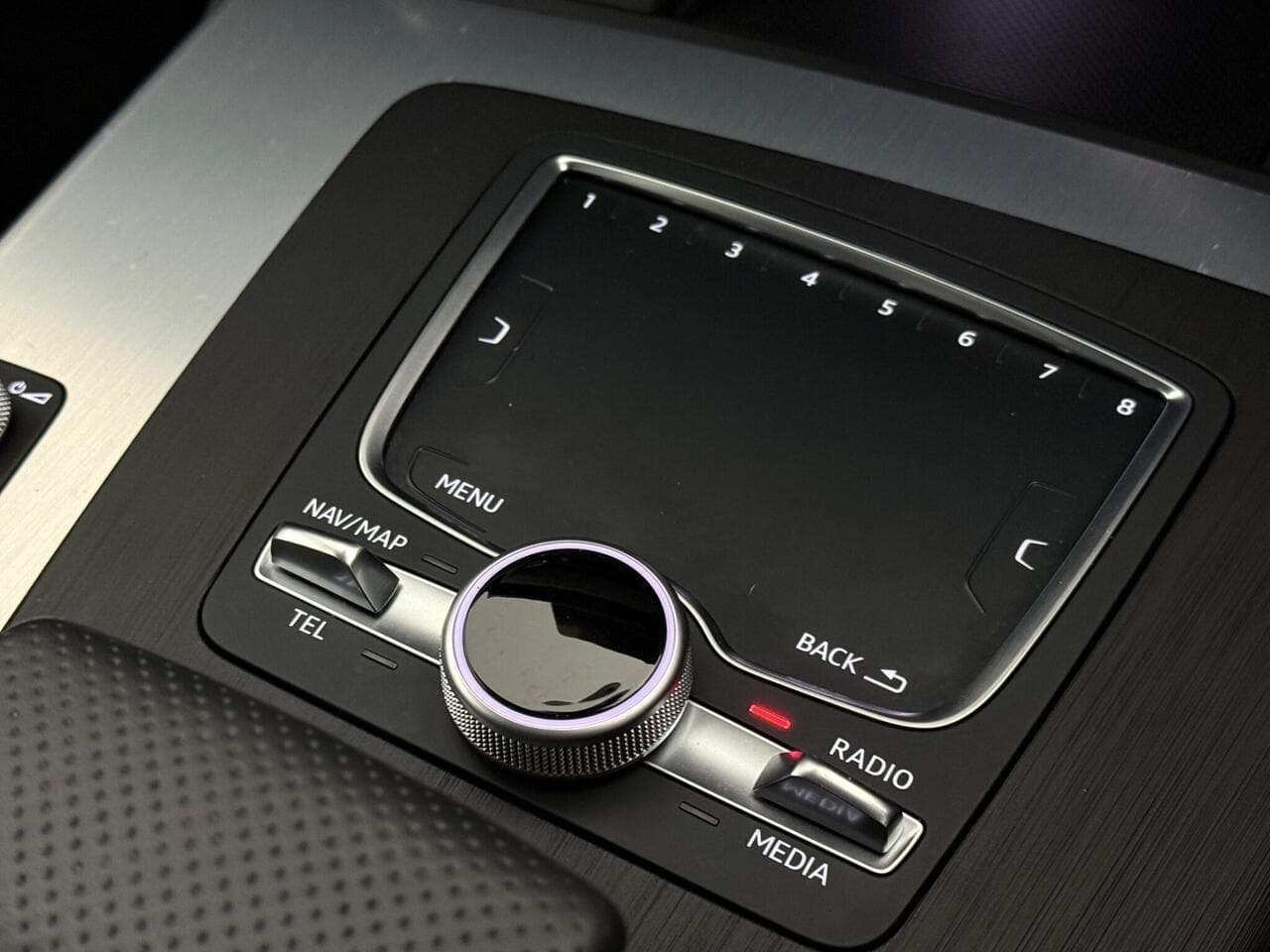 AUDI Q5 thumbnail Misc Controls
