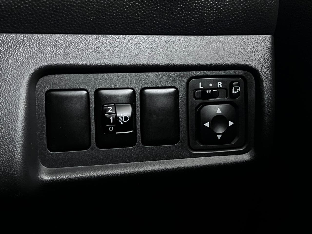 MITSUBISHI MIRAGE thumbnail Misc Controls