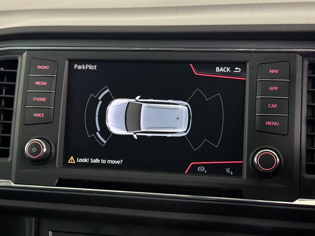 SEAT Ateca thumbnail Infotainment System