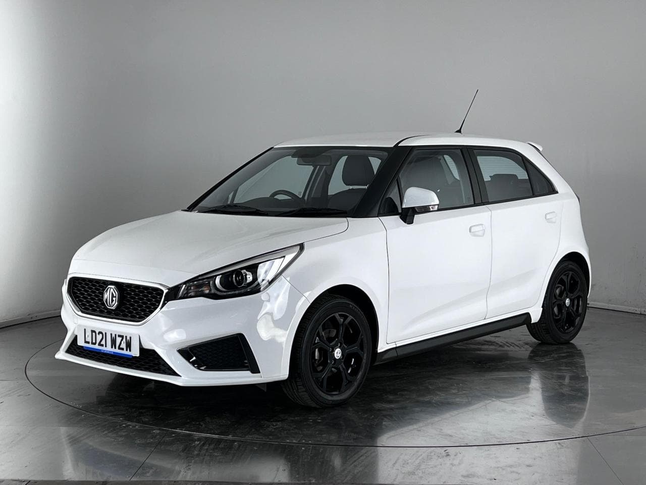 MG MG3 thumbnail Front Left