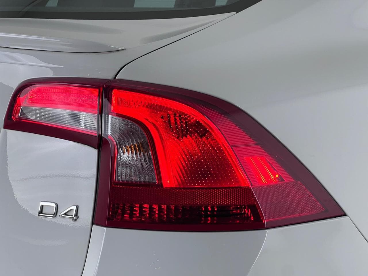 VOLVO S60 thumbnail Lights Rear