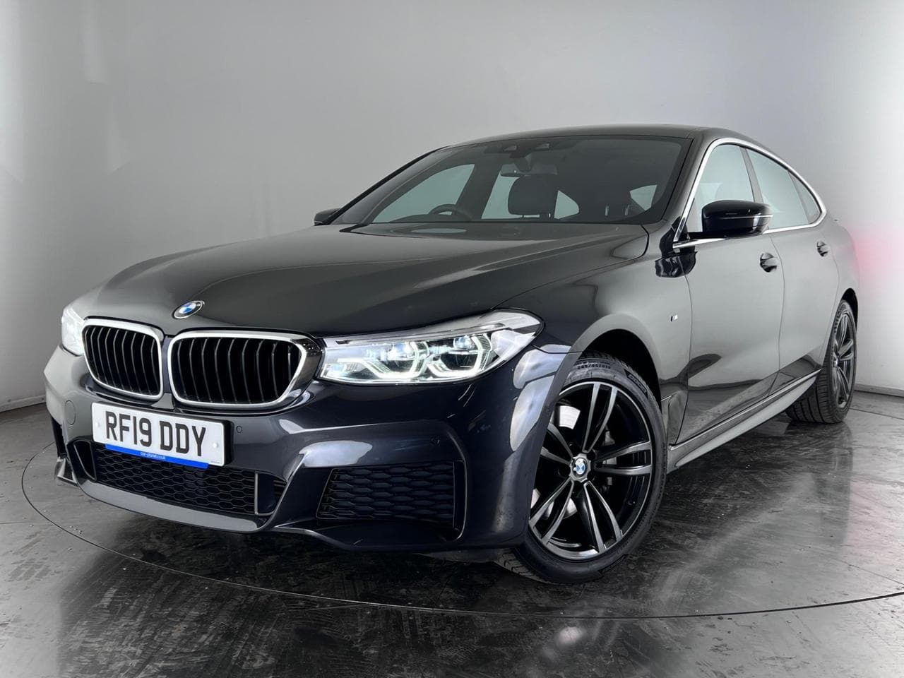 BMW 6 SERIES thumbnail Front Left