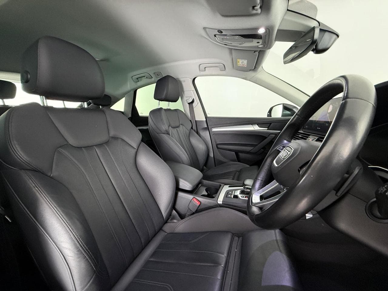 AUDI Q5 thumbnail Seat Driver