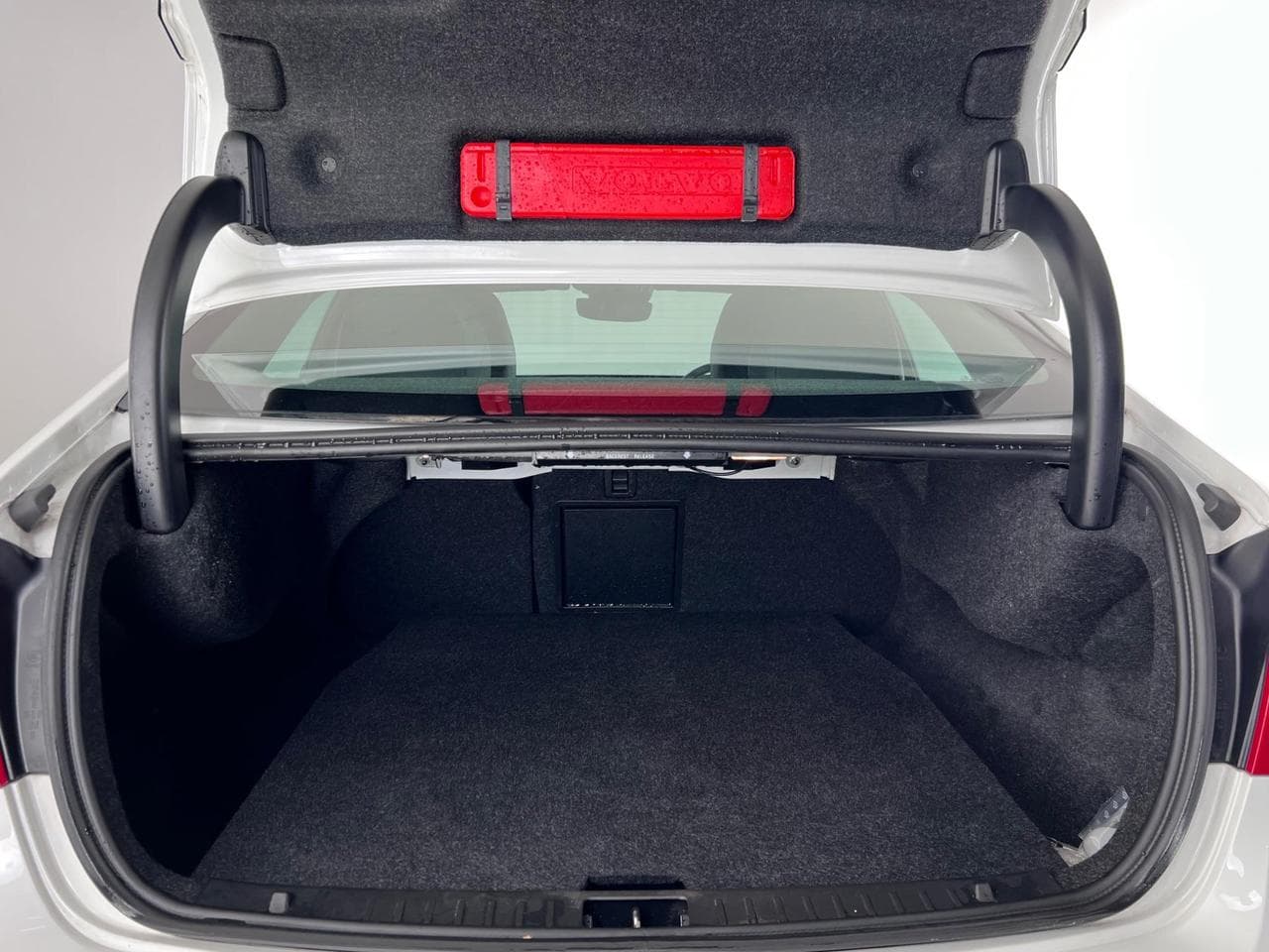VOLVO S60 thumbnail Boot