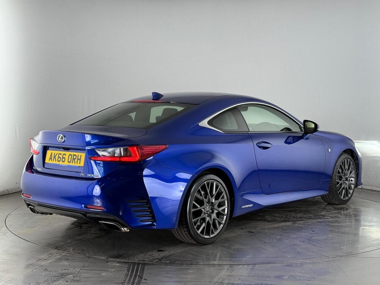LEXUS RC thumbnail Rear Right