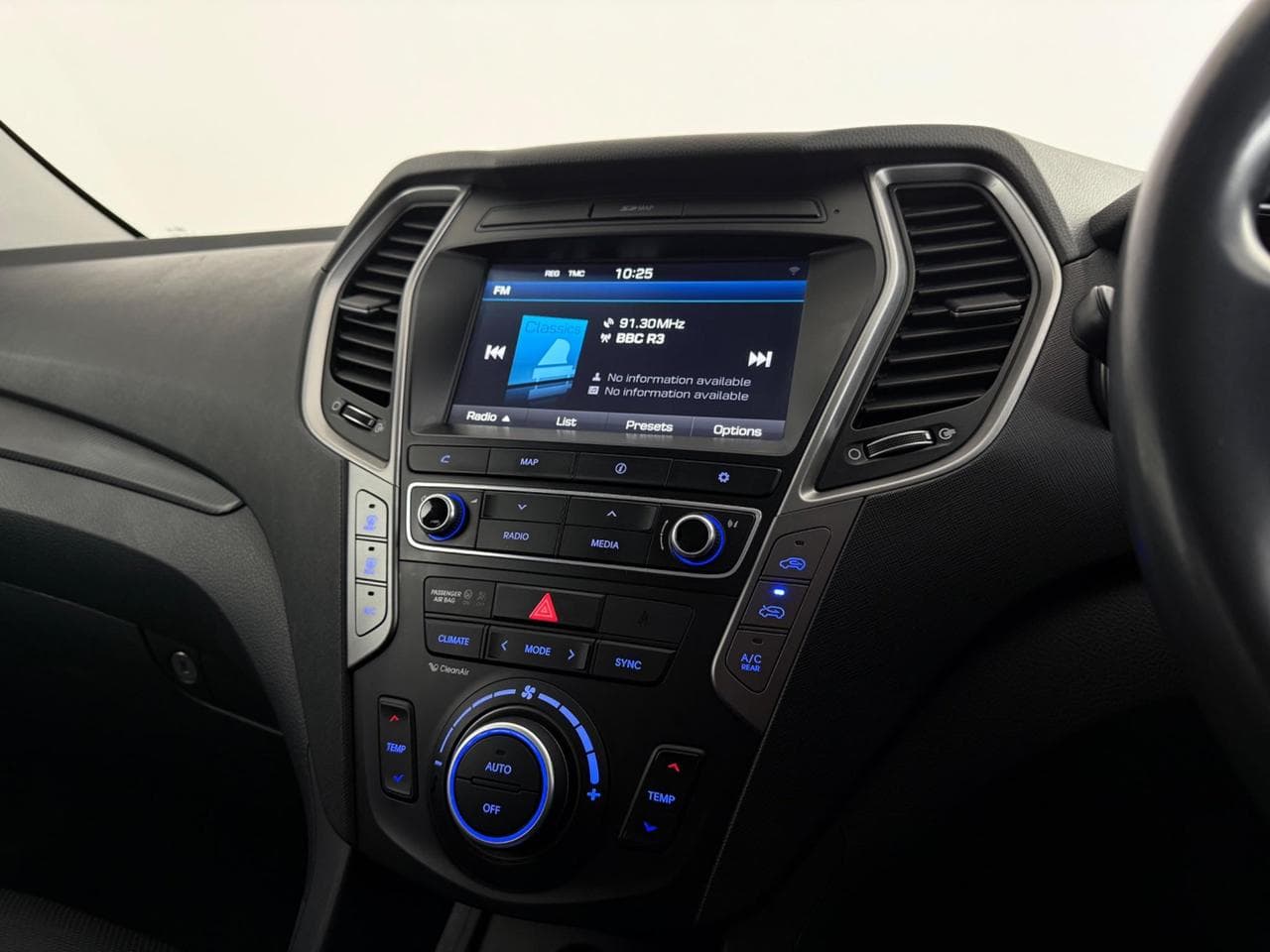 HYUNDAI Santa Fe thumbnail Infotainment System