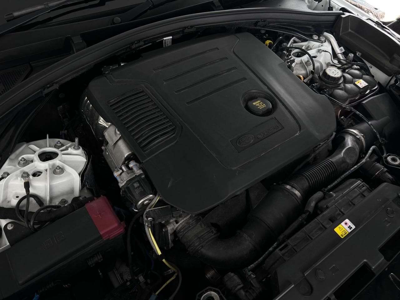 LAND ROVER RANGE ROVER VELAR thumbnail Engine