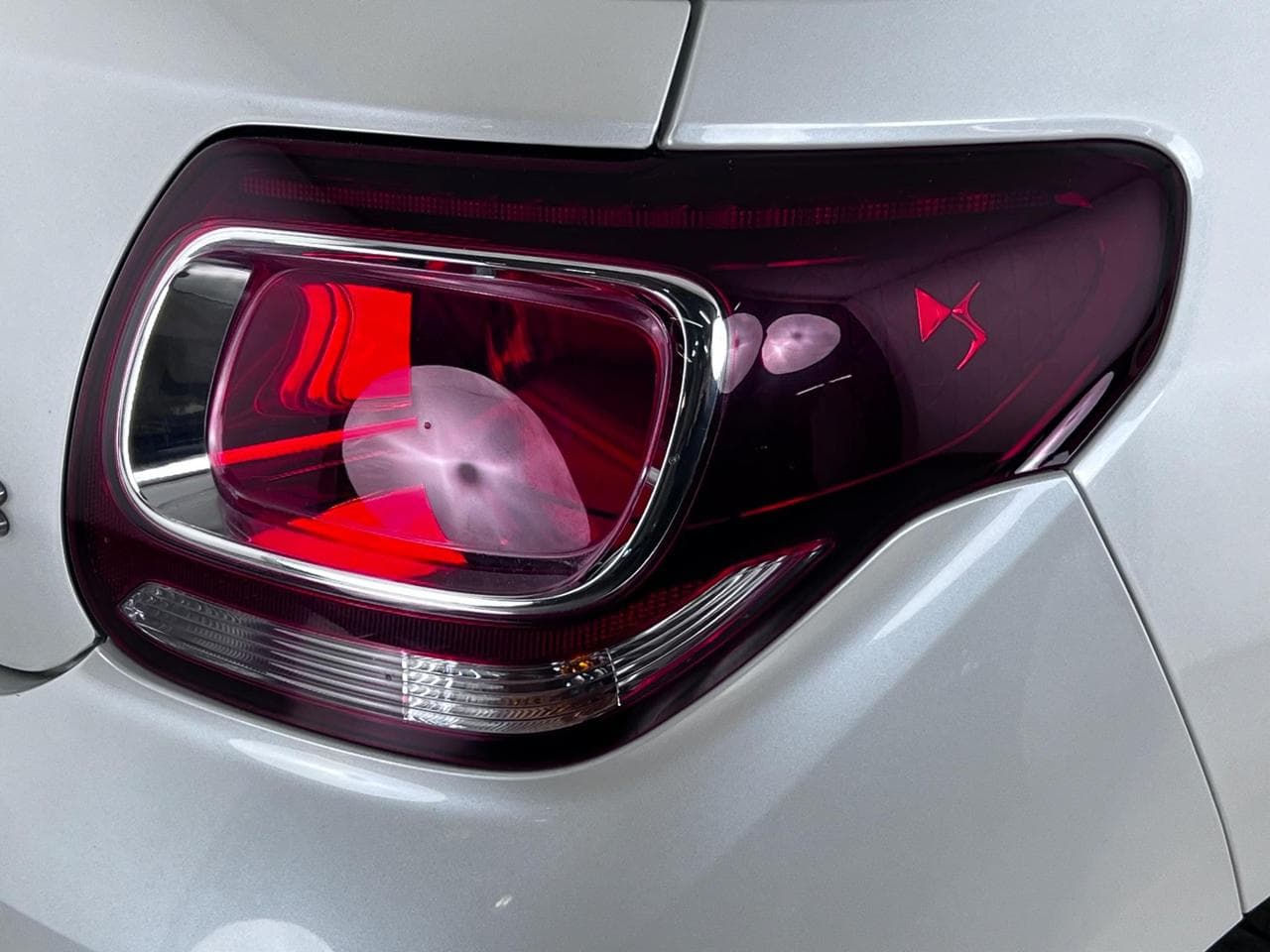 DS 3 thumbnail Lights Rear