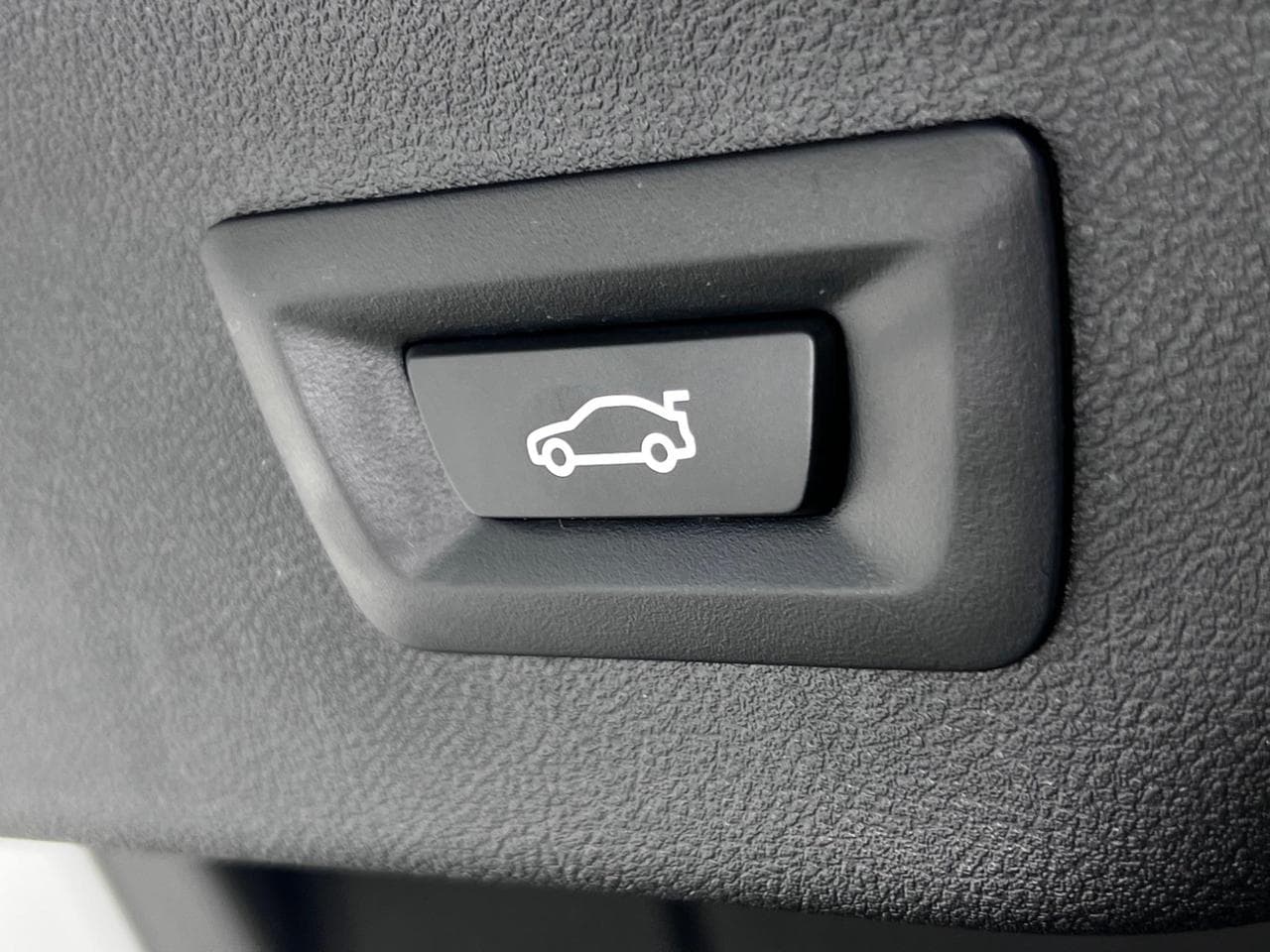 BMW 6 SERIES thumbnail Misc Controls
