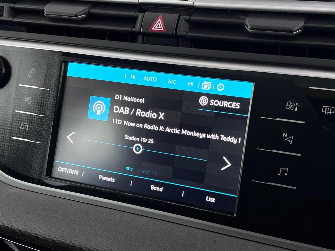 CITROEN C4 Spacetourer thumbnail Infotainment System