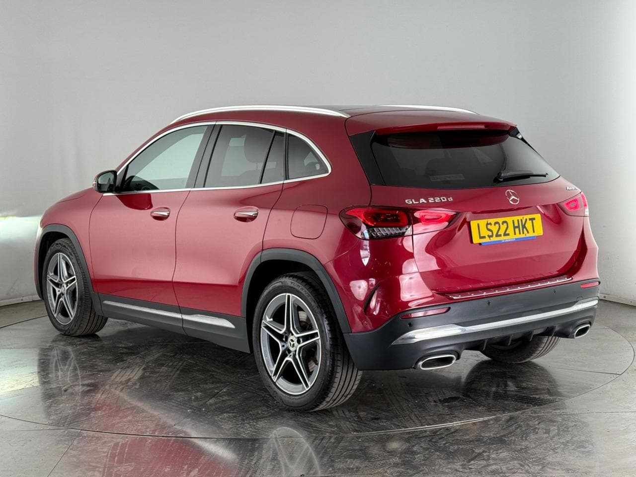 MERCEDES-BENZ GLA thumbnail Rear Left