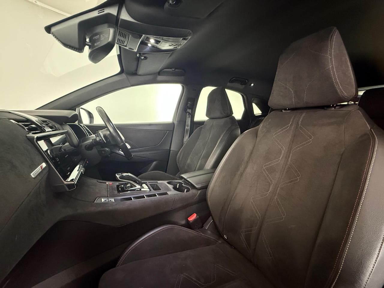 DS 7 Crossback thumbnail Seat Front Passenger