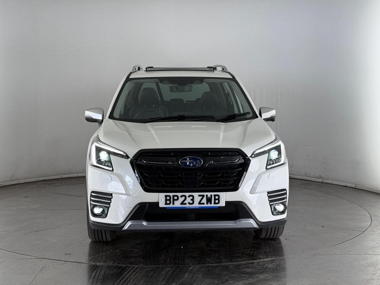 SUBARU Forester thumbnail Front