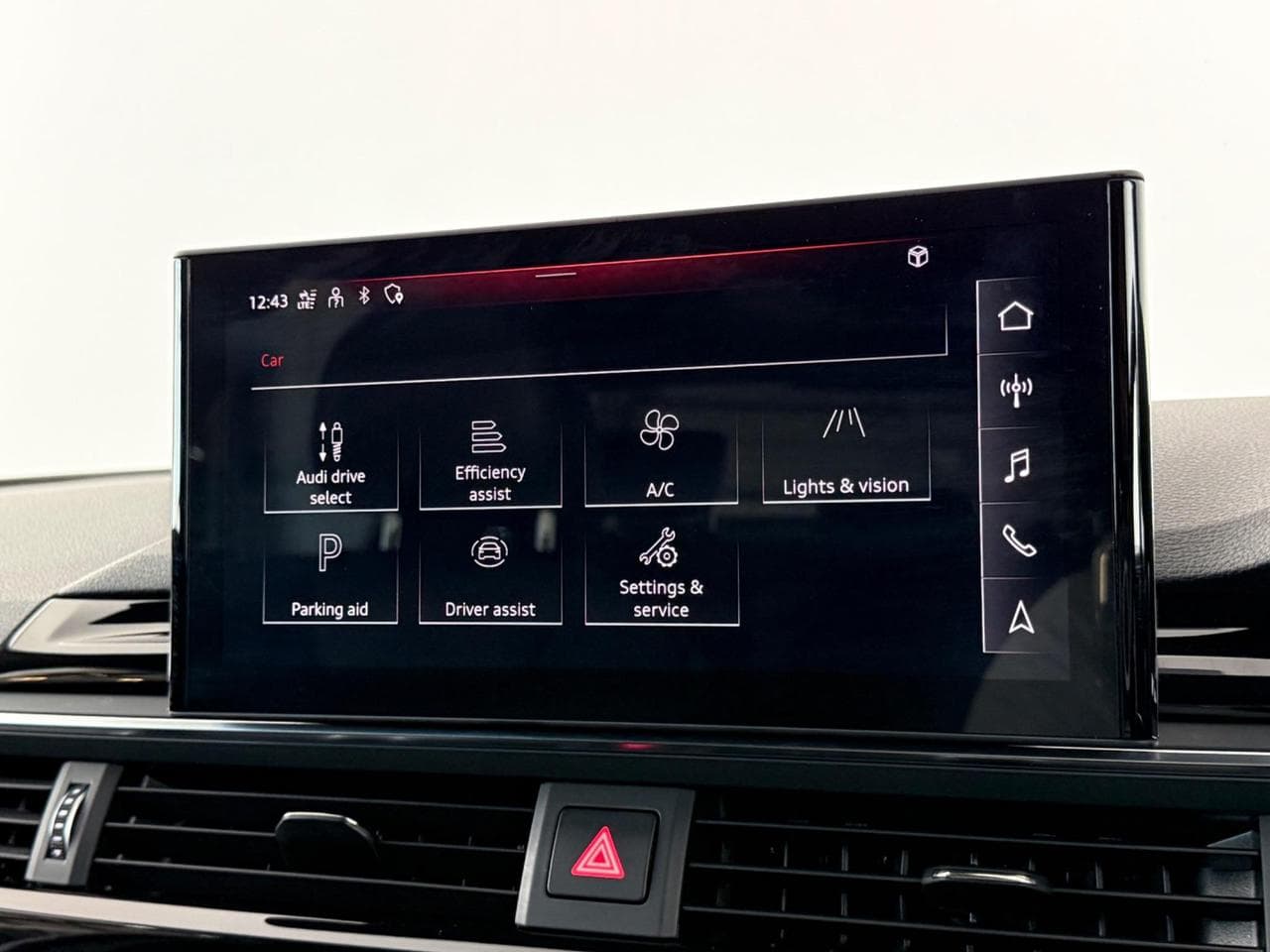 AUDI A4 thumbnail Infotainment System