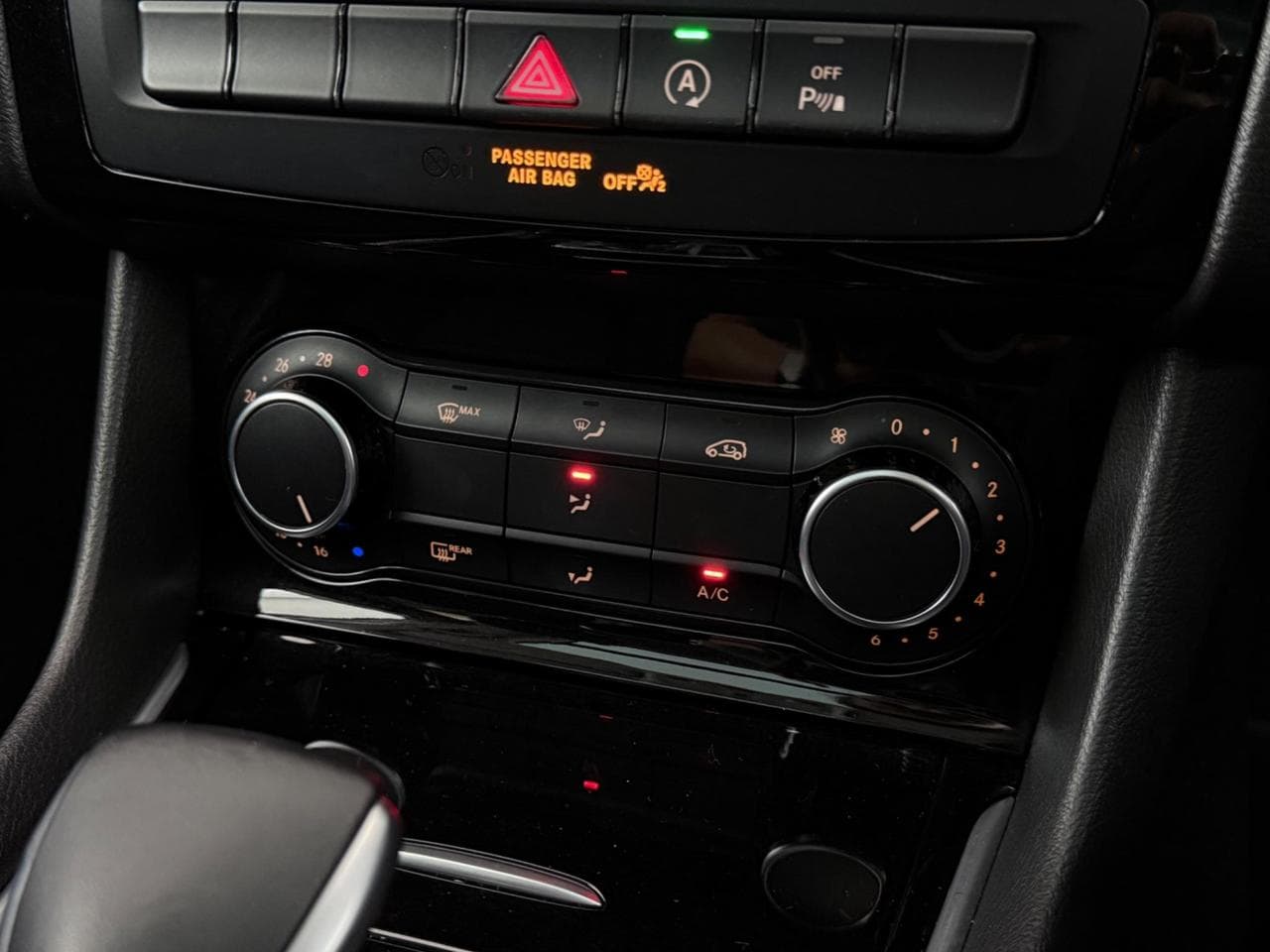 INFINITI Q30 thumbnail Misc Controls