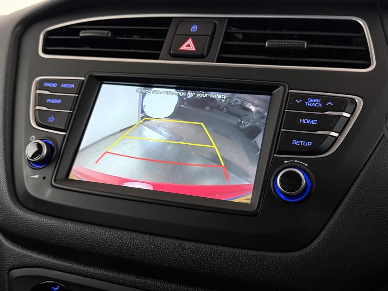 HYUNDAI i20 thumbnail Infotainment System