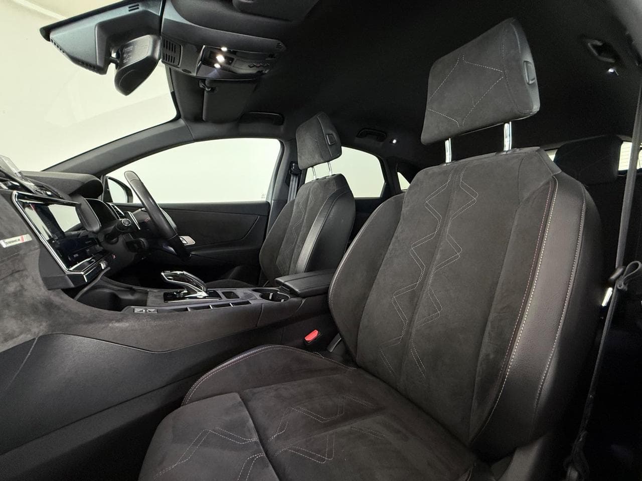 DS 7 Crossback thumbnail Seat Front Passenger
