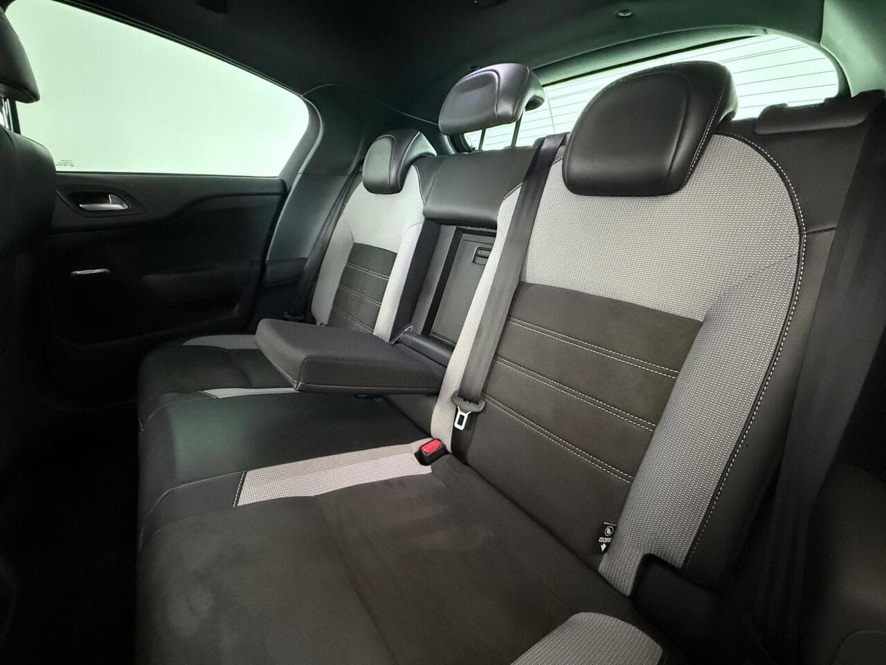 DS 4 thumbnail Seats Rear