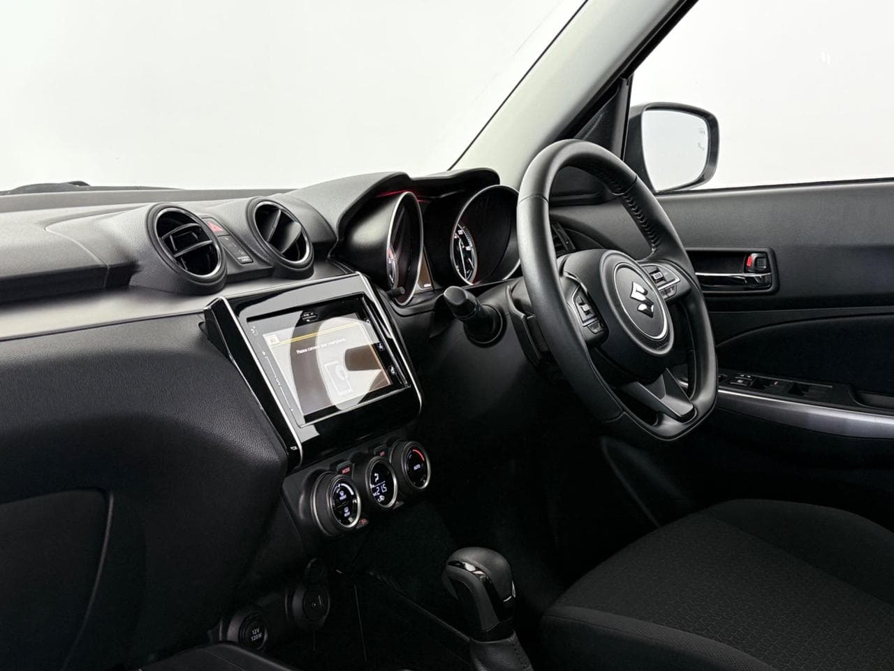 SUZUKI Swift thumbnail Interior Front
