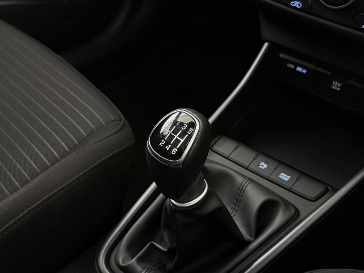 HYUNDAI i20 thumbnail Interior Front