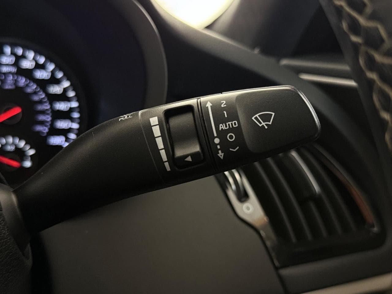 Kia Stinger thumbnail Misc Controls