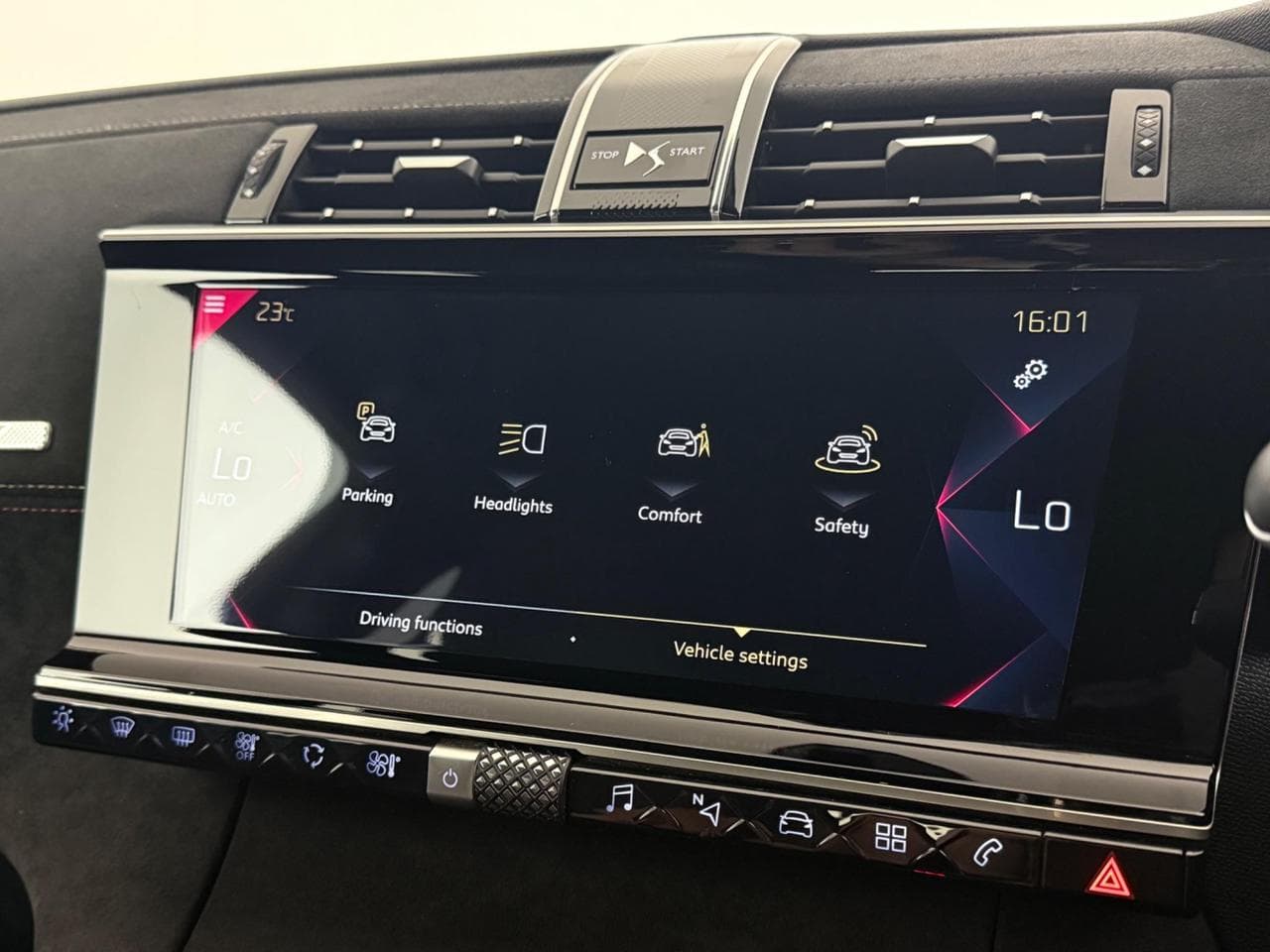 DS 7 Crossback thumbnail Infotainment System