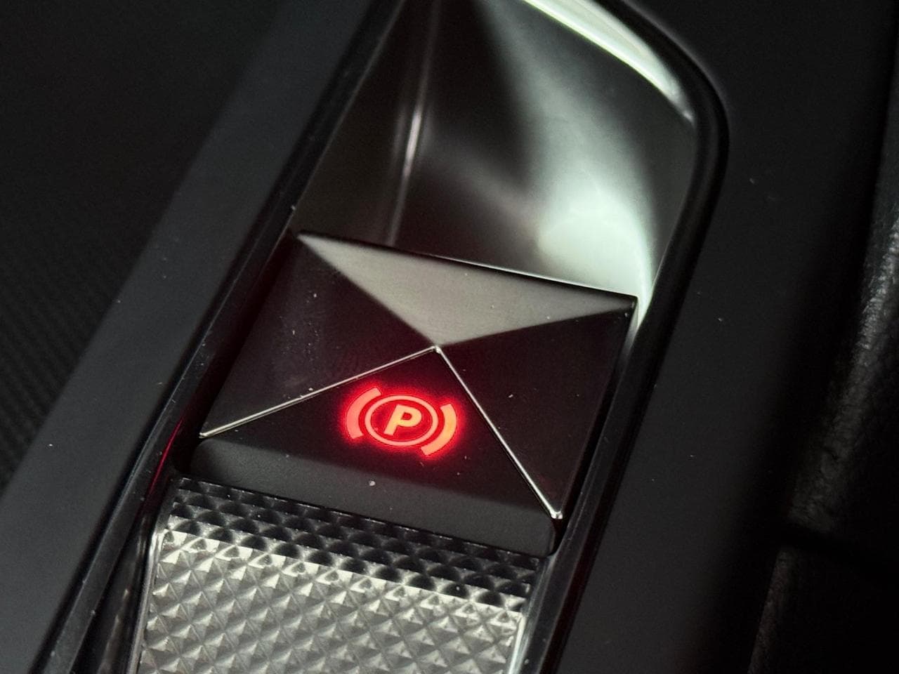 DS 3 Crossback thumbnail Misc Controls