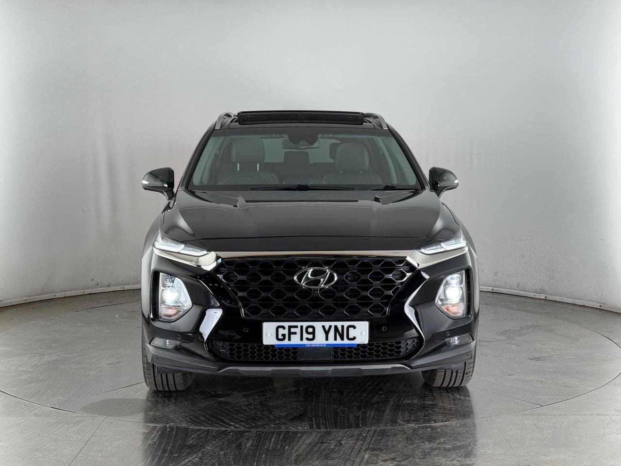 HYUNDAI Santa Fe thumbnail Front