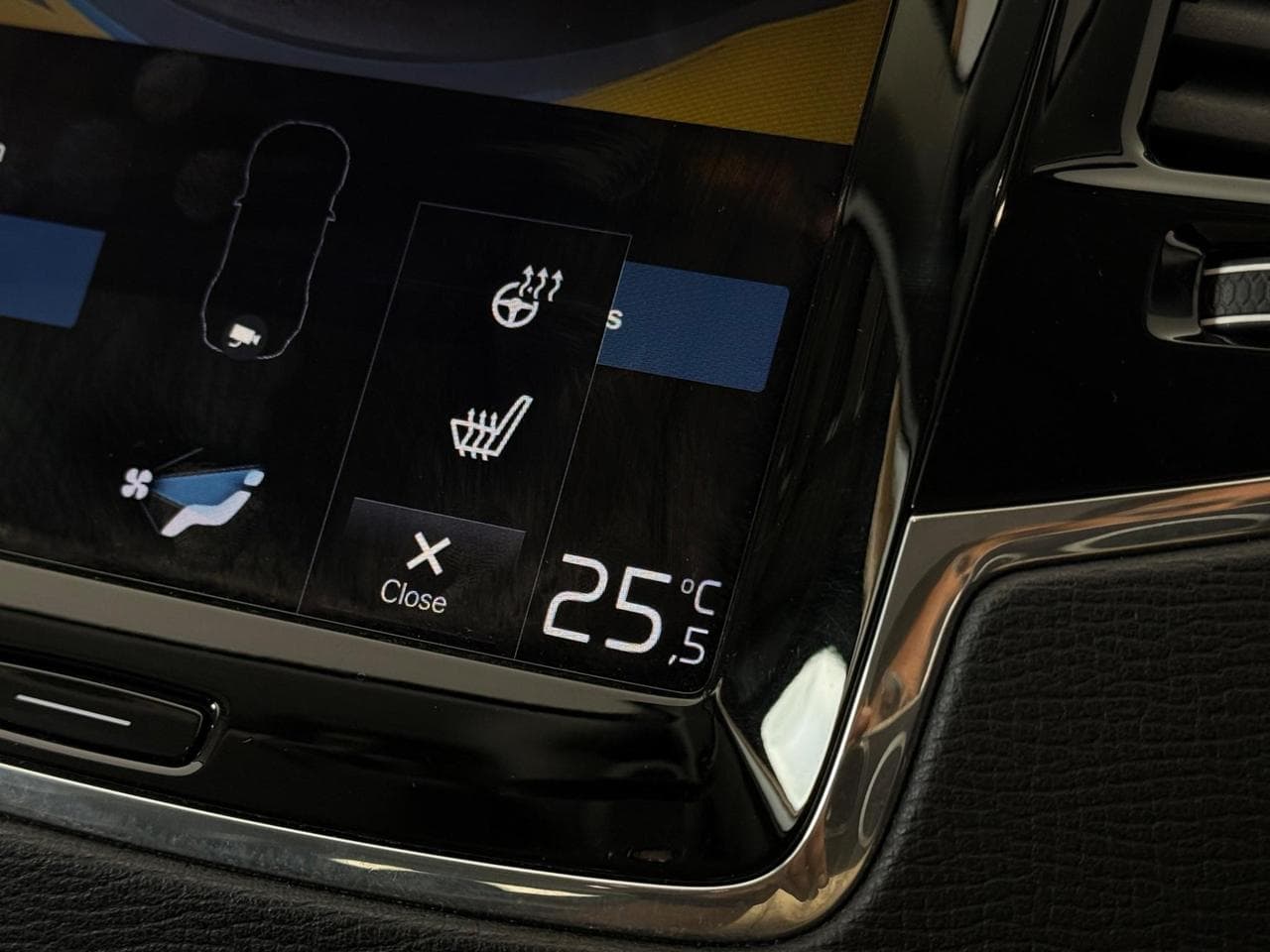 VOLVO XC90 thumbnail Misc Controls
