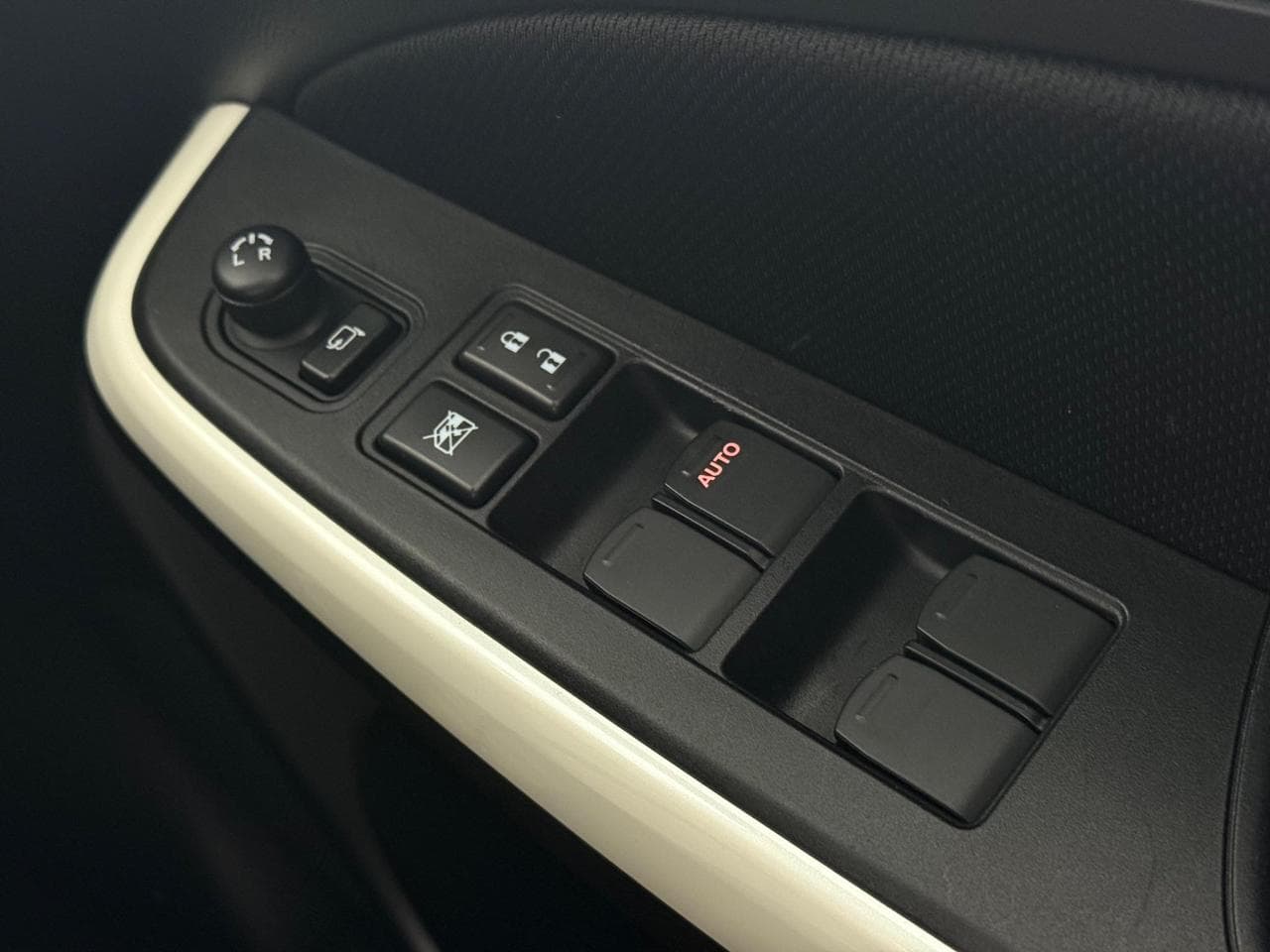 SUZUKI Swift thumbnail Misc Controls