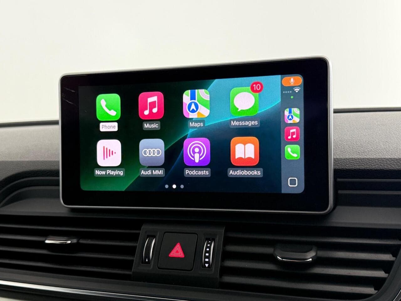 AUDI Q5 thumbnail Infotainment System