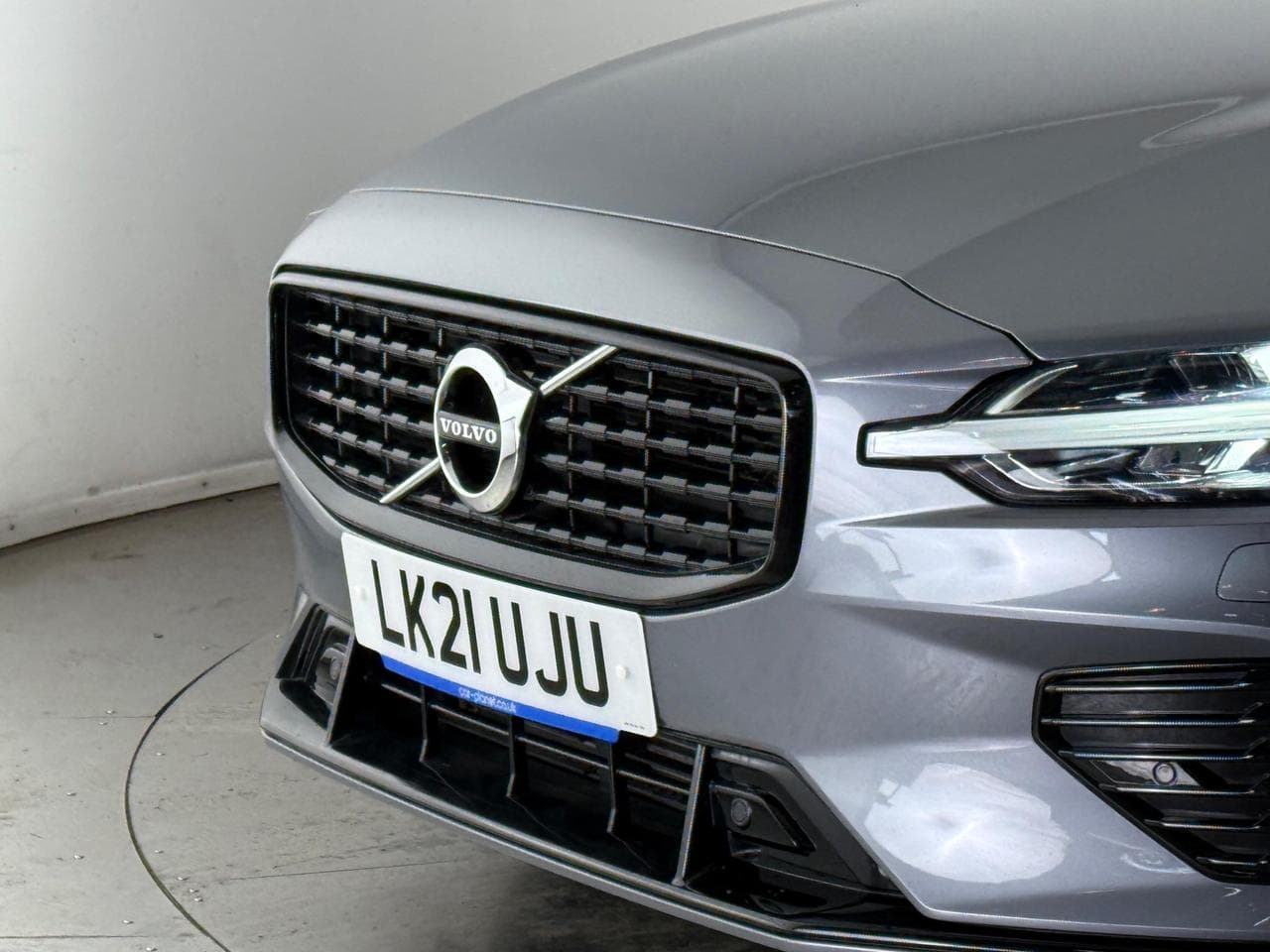 VOLVO S60 thumbnail Lights Front
