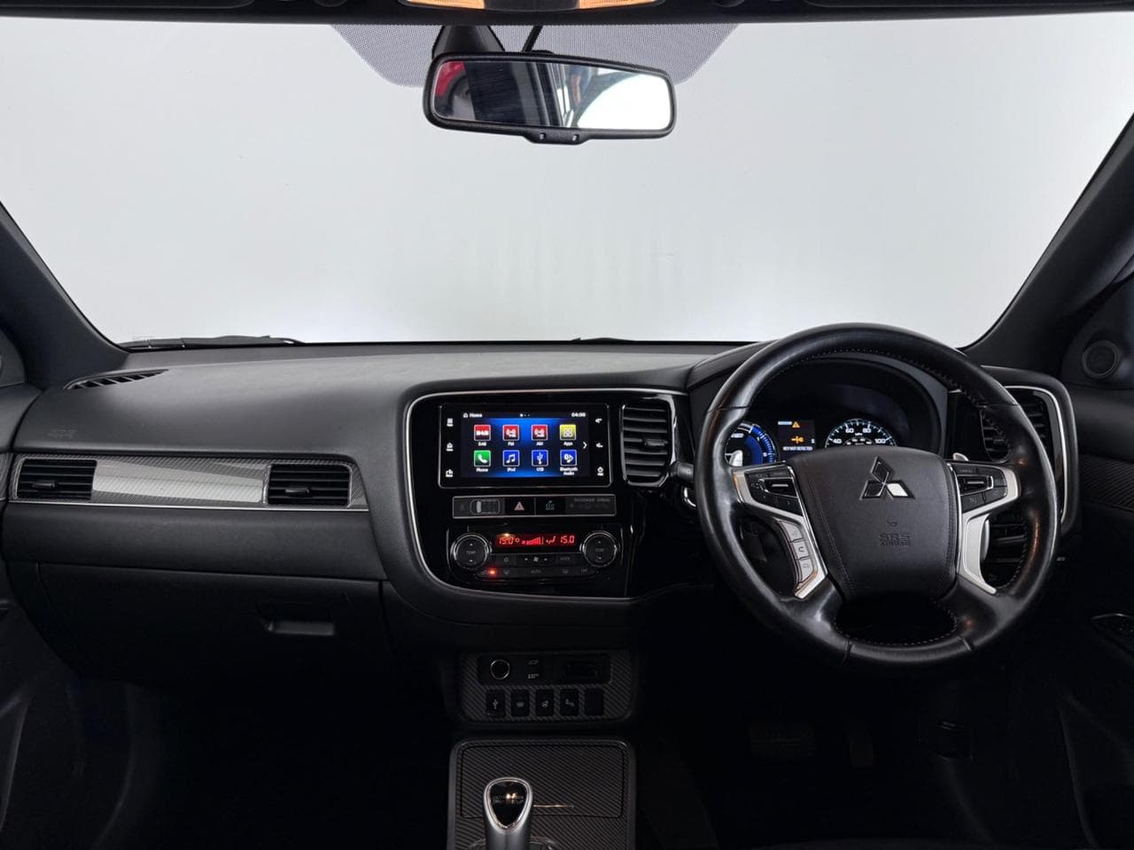 MITSUBISHI OUTLANDER thumbnail Interior Front