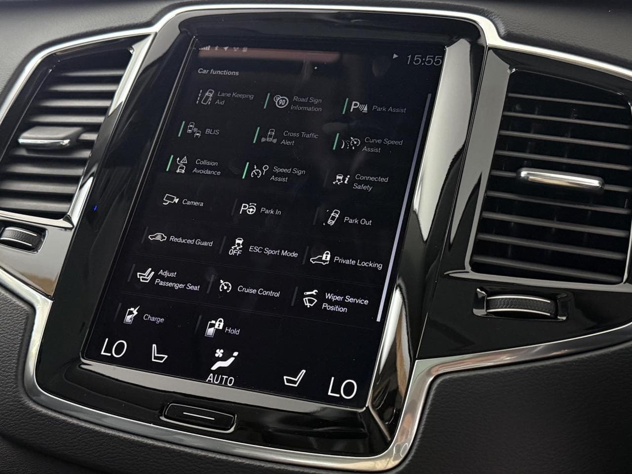 VOLVO XC90 thumbnail Infotainment System