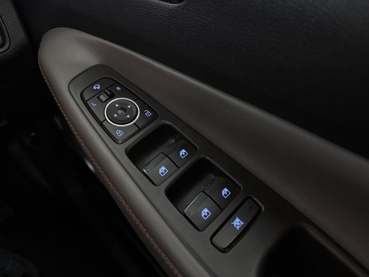 HYUNDAI Santa Fe thumbnail Misc Controls