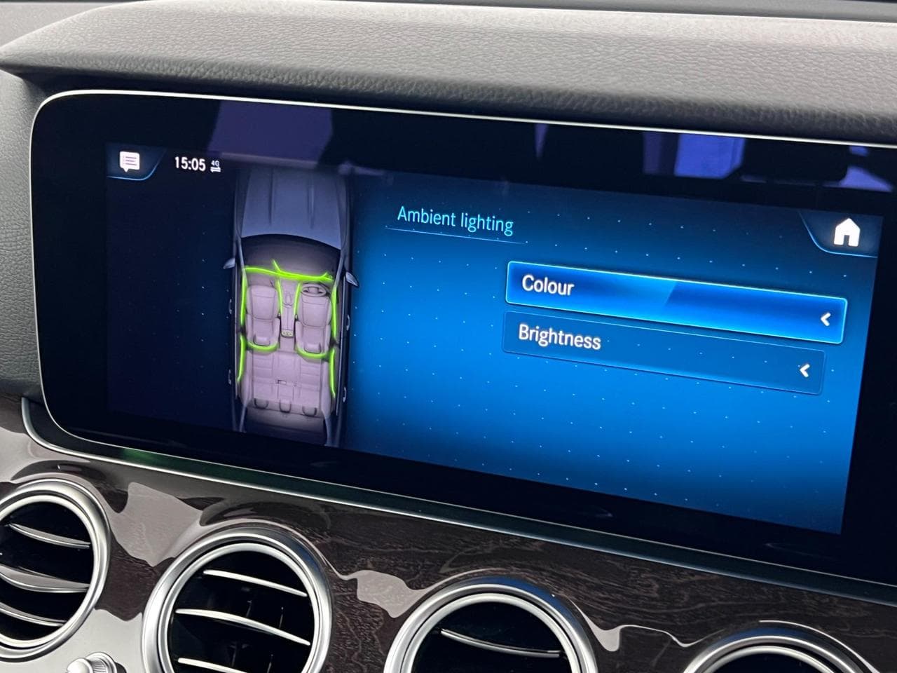 MERCEDES-BENZ E-CLASS thumbnail Infotainment System