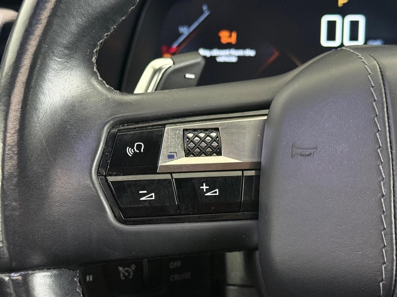 DS 7 Crossback thumbnail Misc Controls