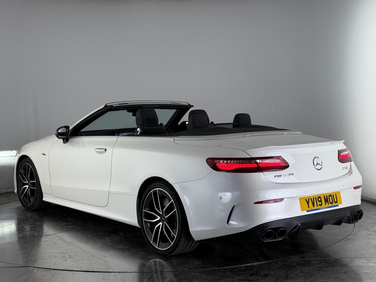 MERCEDES-BENZ E-Class thumbnail Rear Left