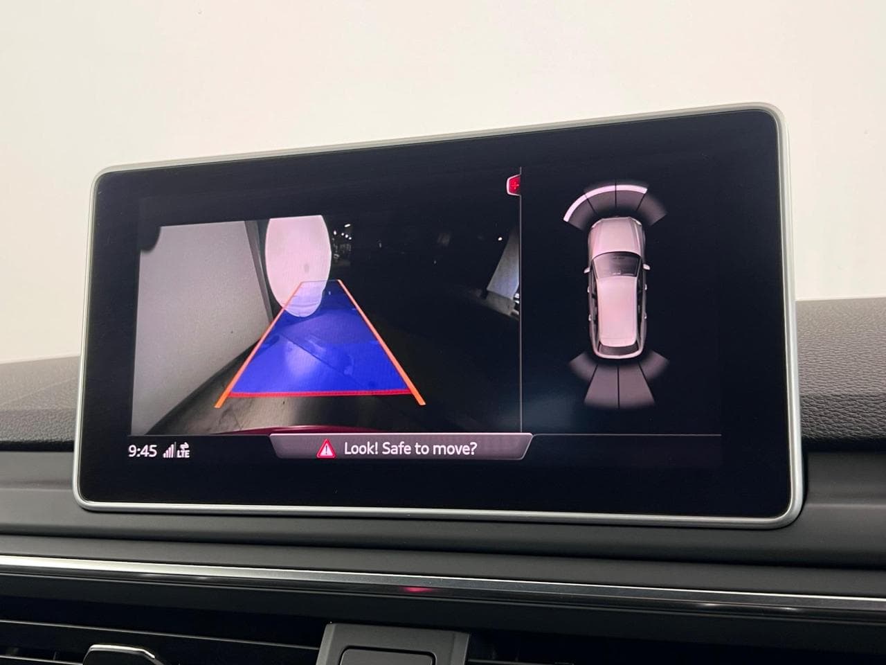 AUDI A4 thumbnail Infotainment System