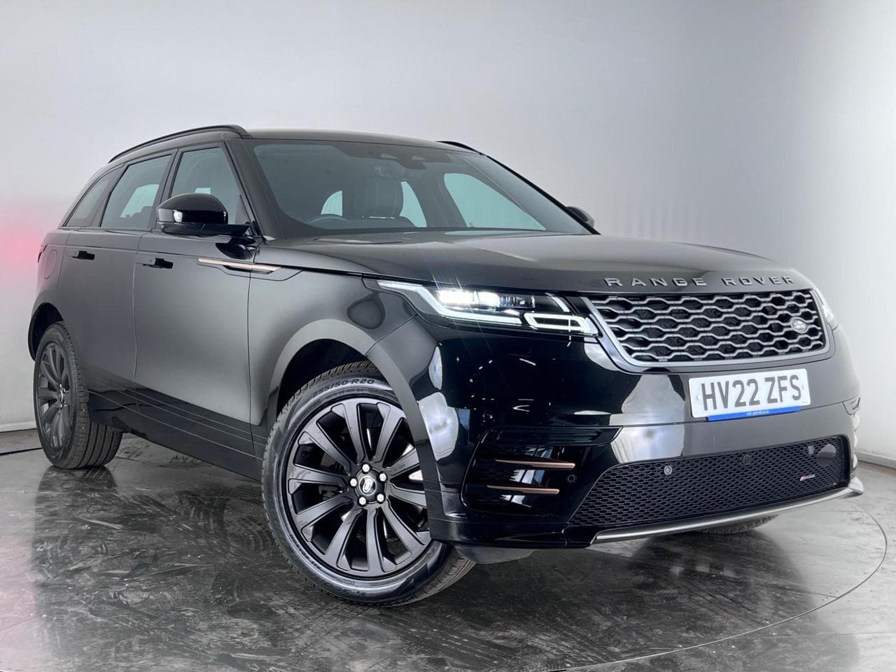 LAND ROVER Range Rover Velar thumbnail Front Right