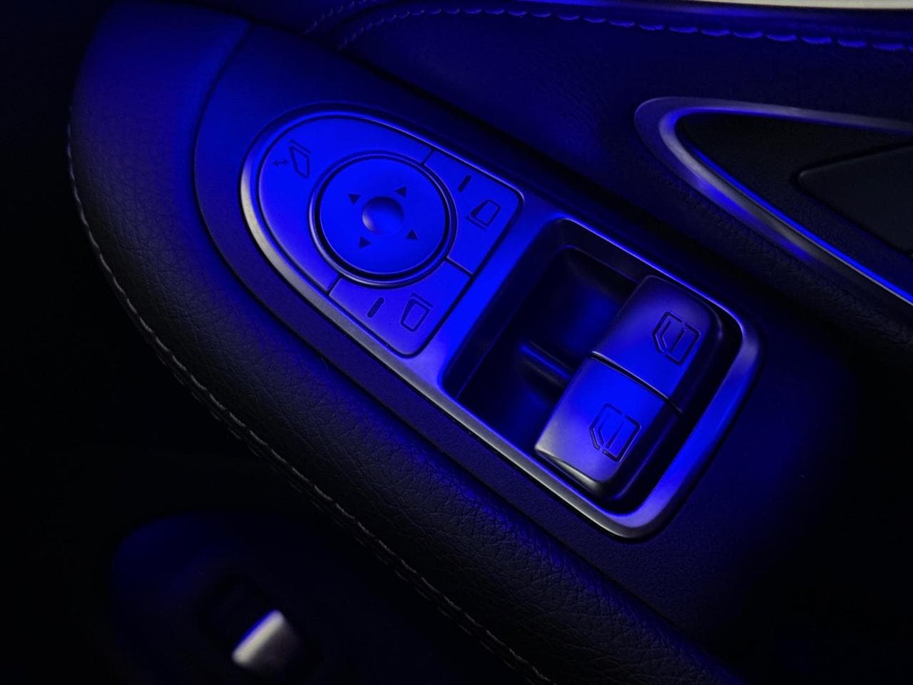 MERCEDES-BENZ C-Class thumbnail Misc Controls