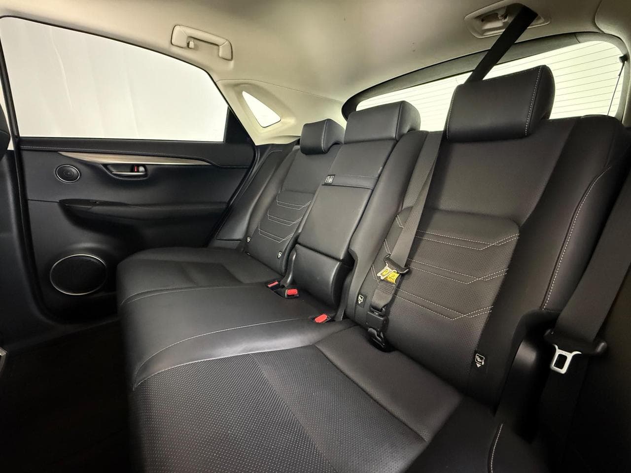 LEXUS NX thumbnail Seats Rear