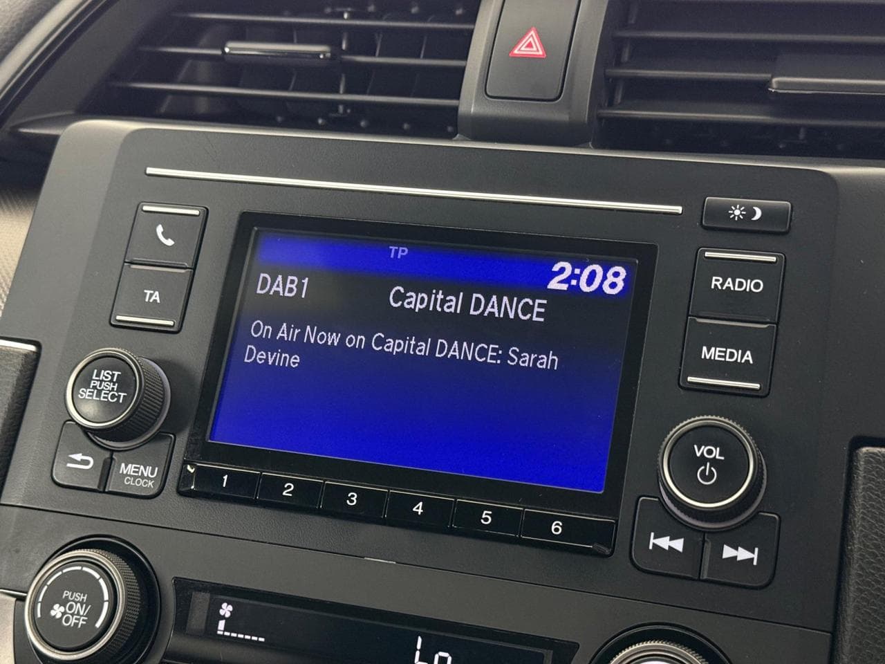 Honda Civic thumbnail Infotainment System
