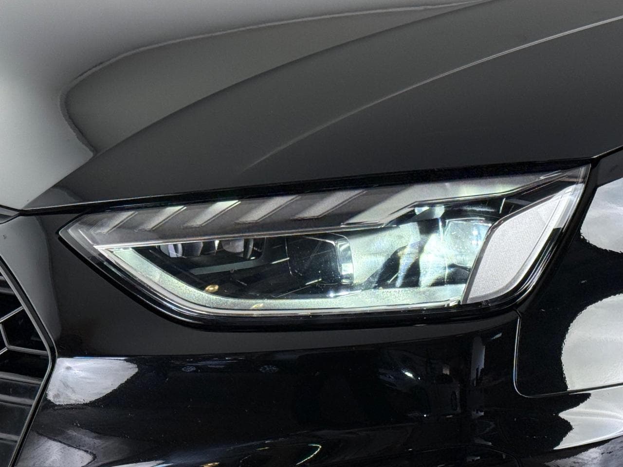 AUDI A4 thumbnail Lights Front
